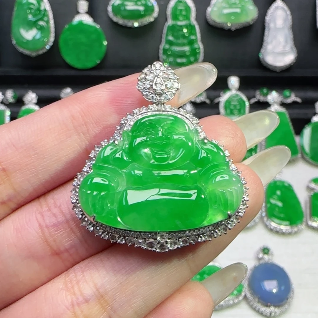 小***%翡翠18K金镶嵌颈饰