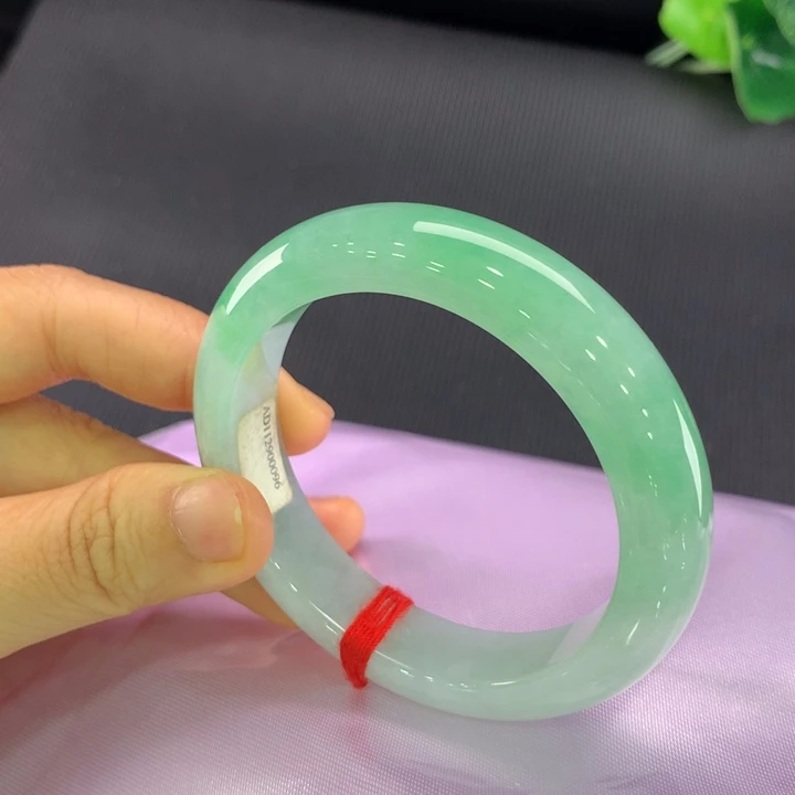 翡翠手镯未镶嵌正圈53