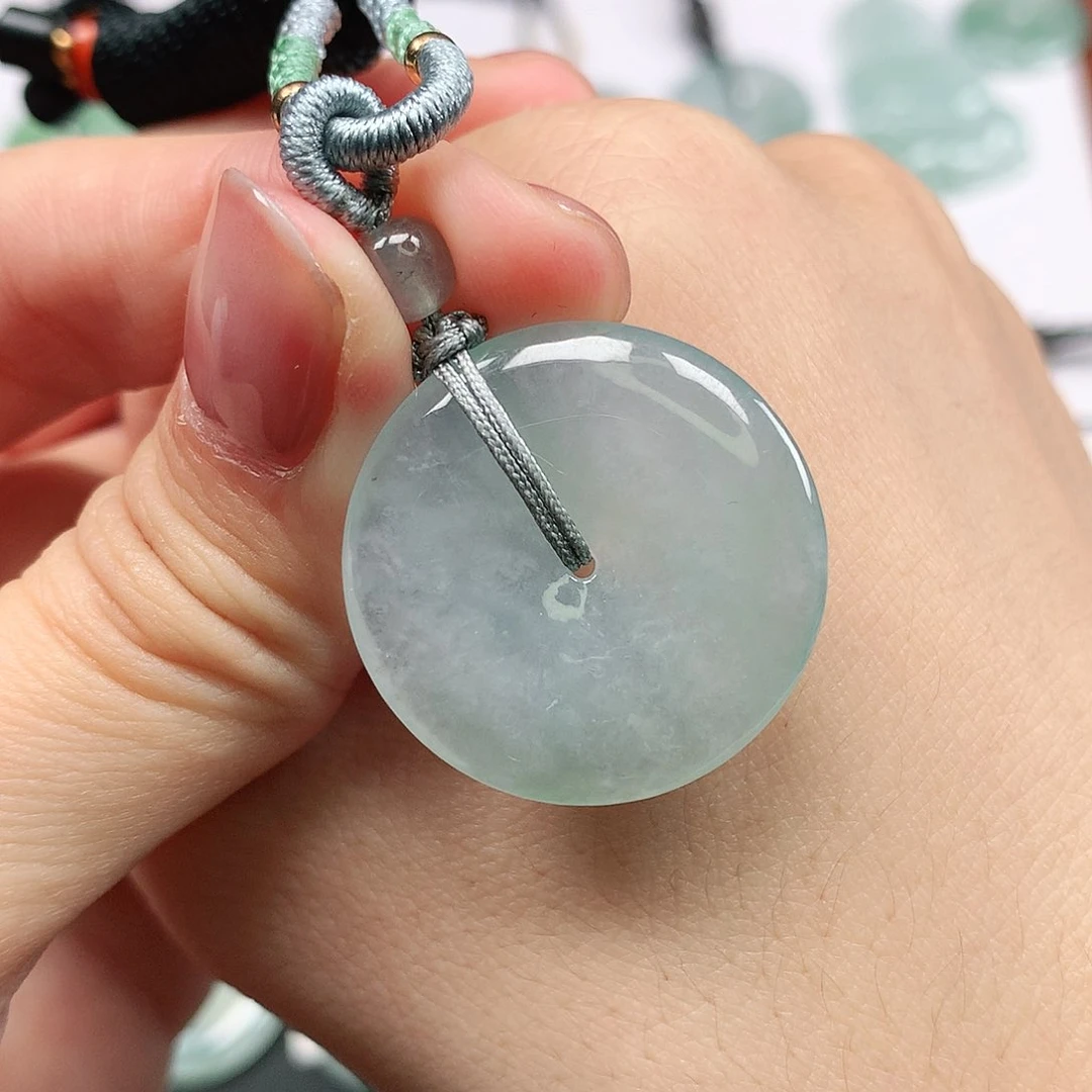 翡翠颈饰未镶嵌平安