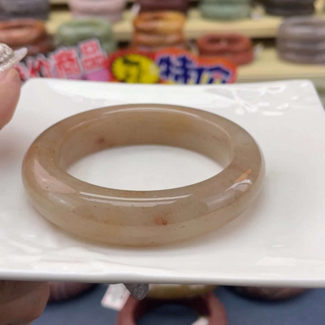 【闪购商品】石英质玉手镯未镶嵌L****?