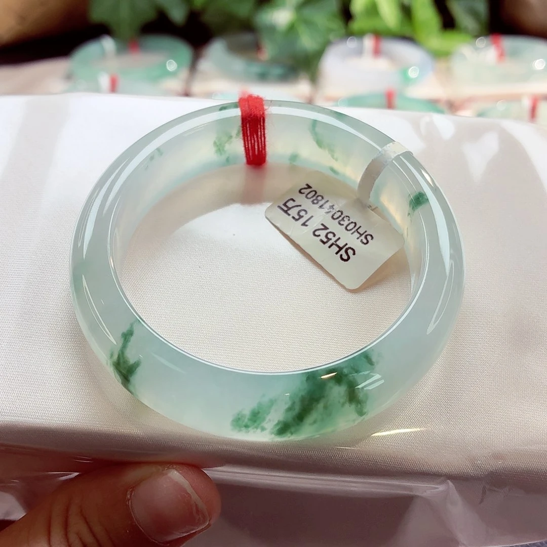 翡翠未镶嵌手镯小宽版白冰牛奶底飘绿花68-062