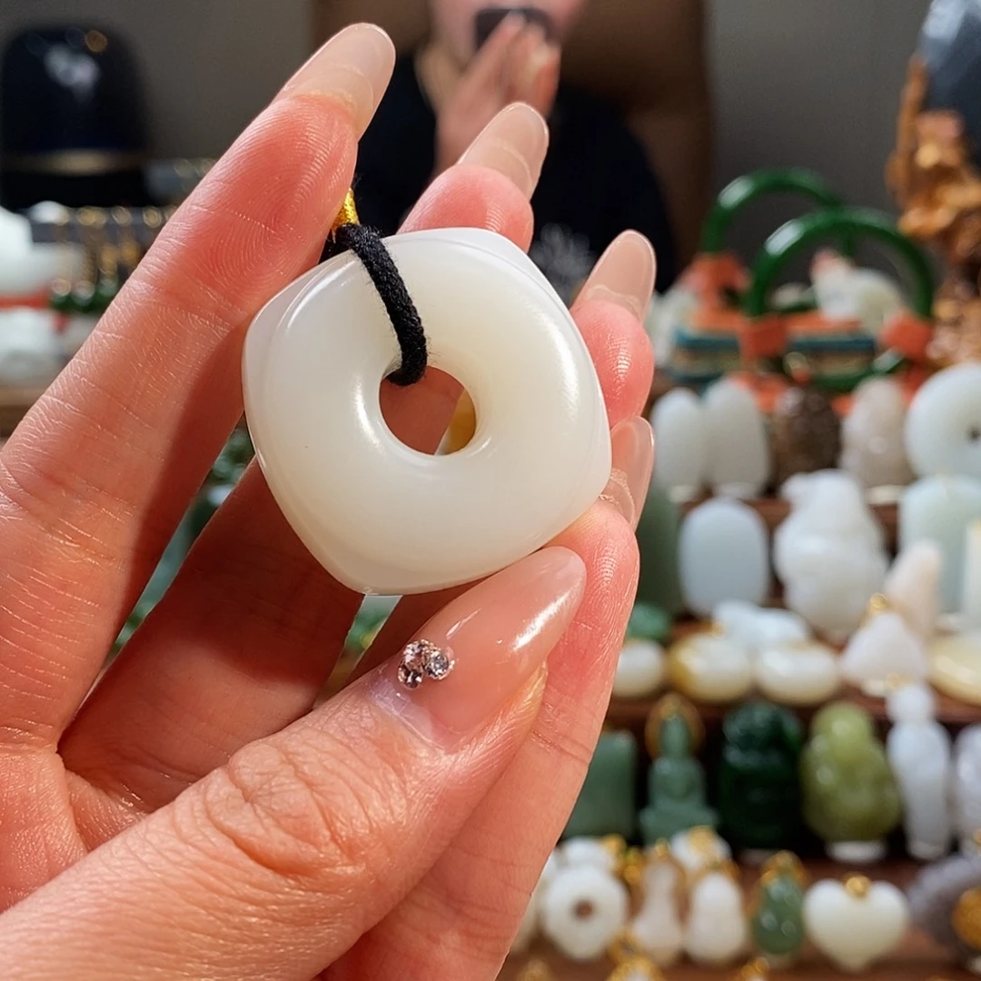 和田玉未镶嵌颈饰B****檬