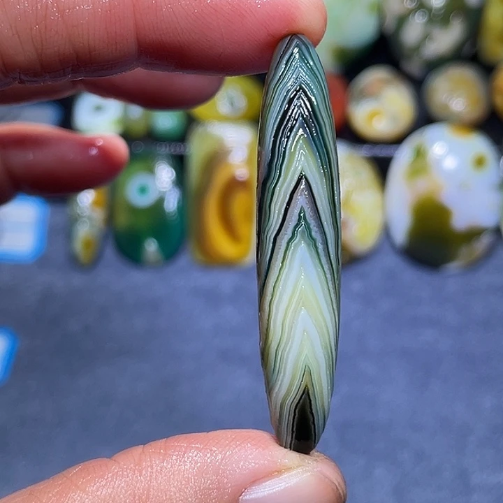 玛瑙/玉髓未镶嵌珠宝奇石