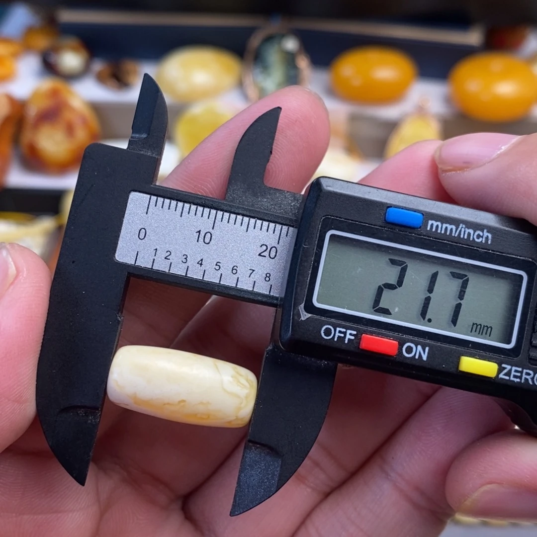 未镶嵌琥珀裸石10+白蜡桶珠