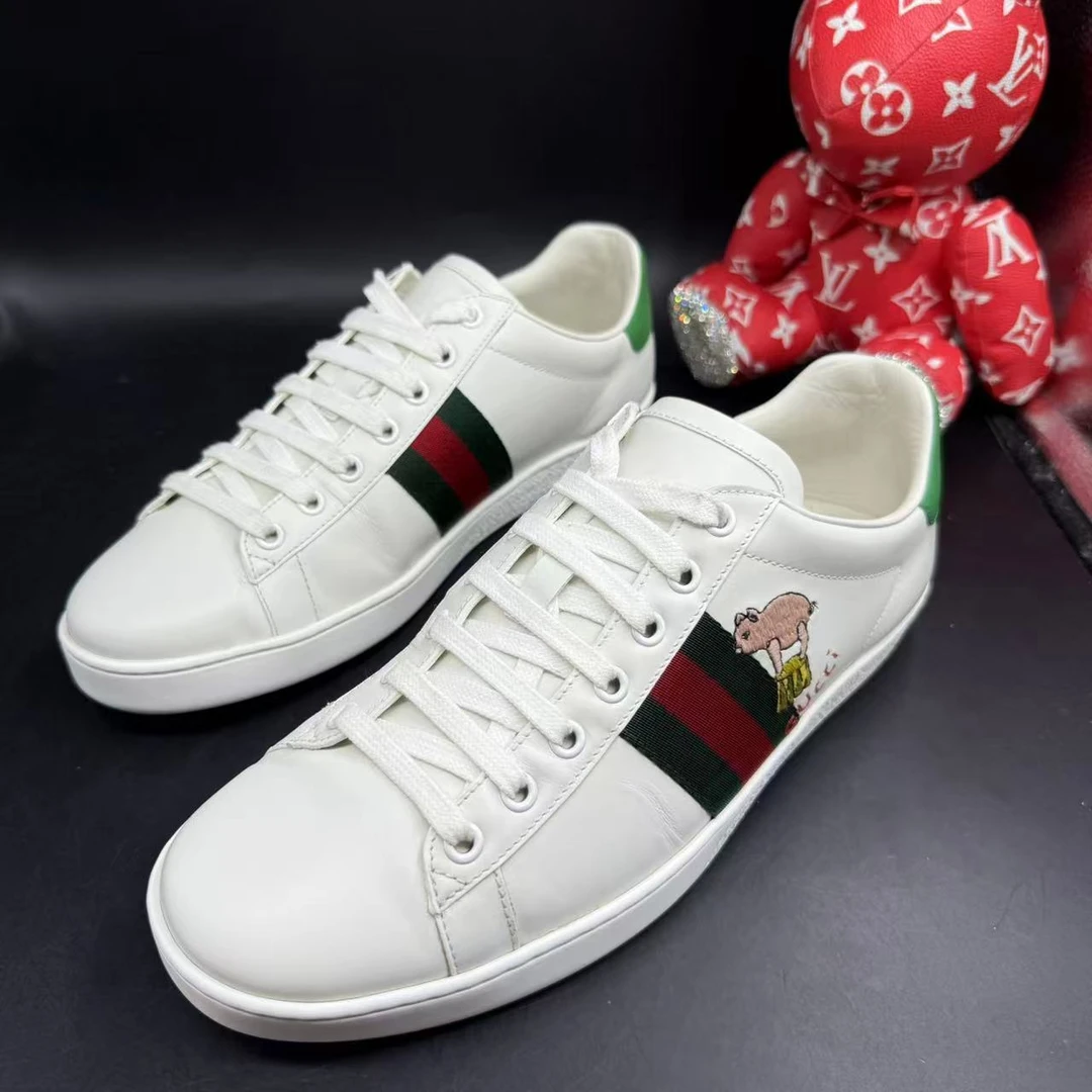 95新 GUCCI/古驰 男士时尚猪咪刺绣小白鞋40欧码 lz276