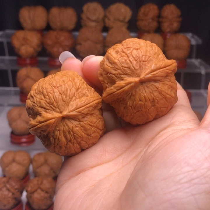 吊坠桃核15金丝绣球