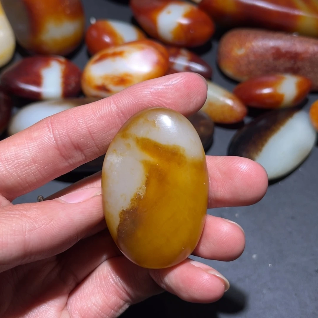 和田玉未镶嵌珠宝奇石