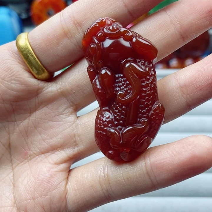 自***博未镶嵌玛瑙/玉髓珠宝奇石