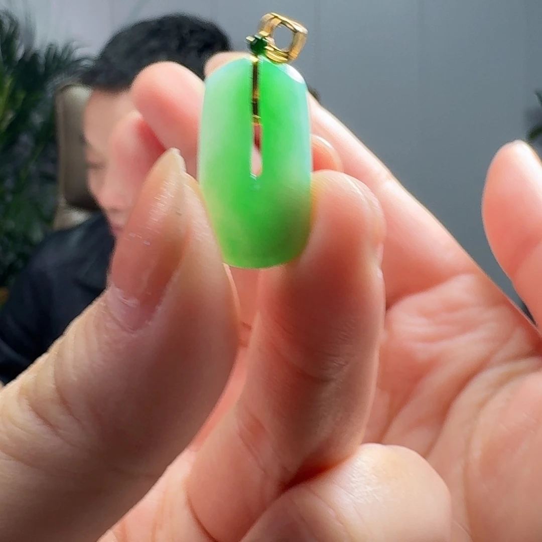 翡翠吊坠(不含链)18K金镶嵌天然