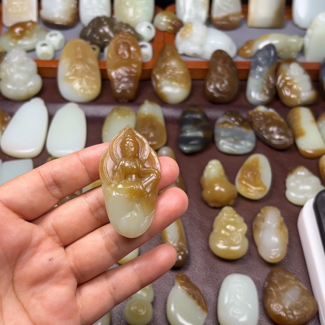 和田玉（糖玉）未镶嵌颈饰