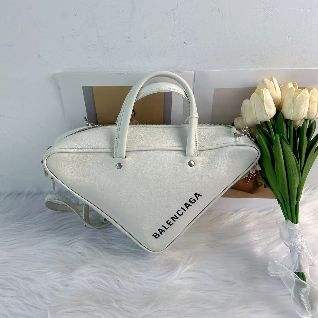 95新 Balenciaga/巴黎世家 巴黎世家百搭款白色三角包xh057