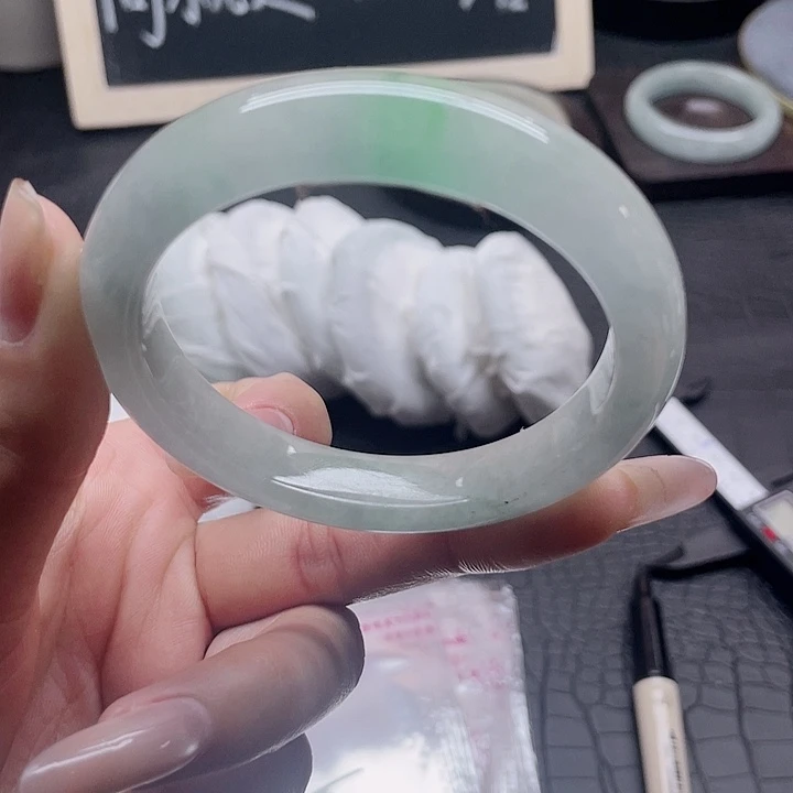 石英岩玉未镶嵌手镯25