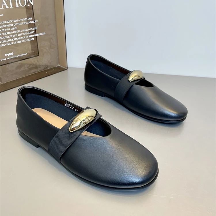 2025今年流行百搭鞋子上班鞋女款时装单鞋羊皮浅口金属扣玛丽珍鞋