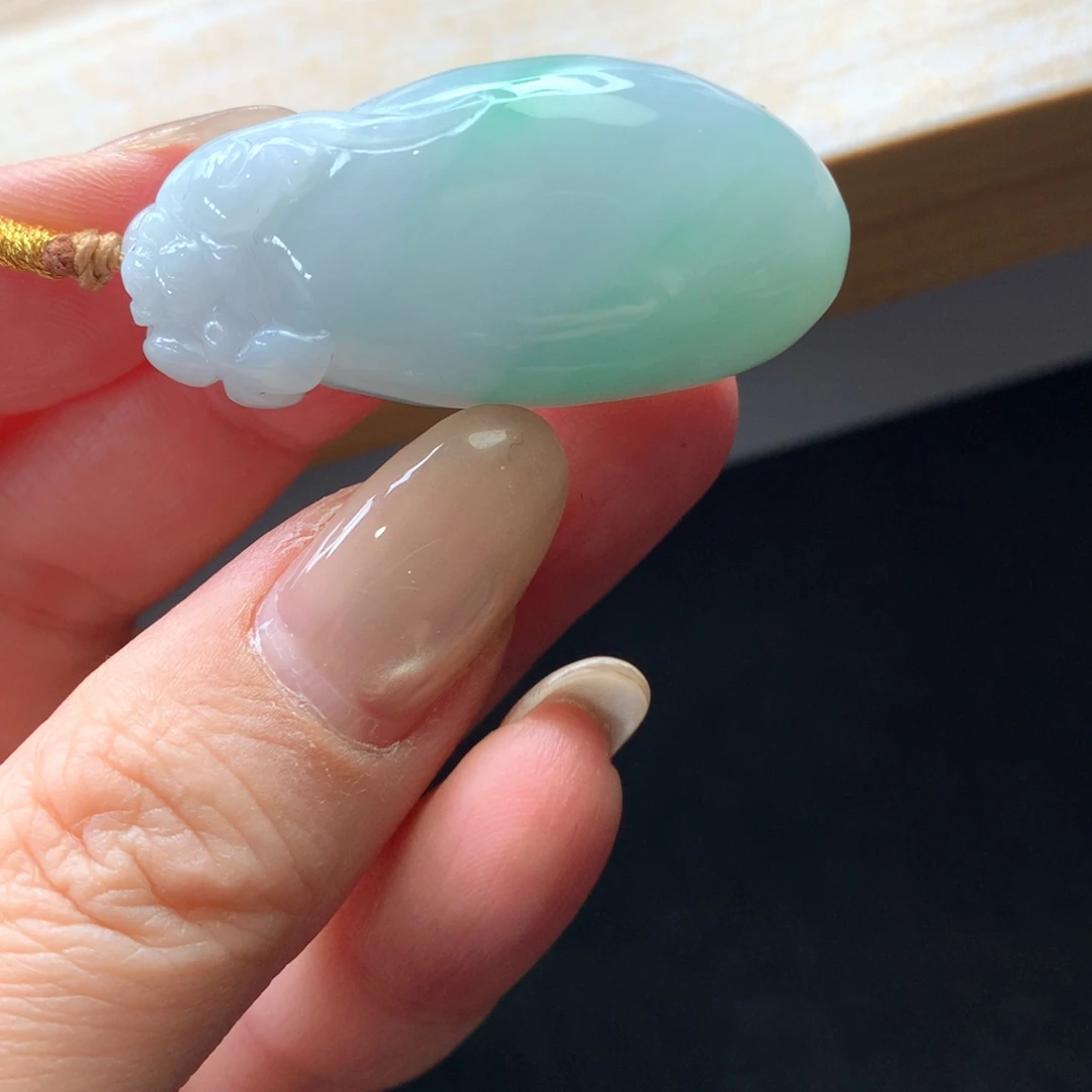 翡翠未镶嵌颈饰吊坠
