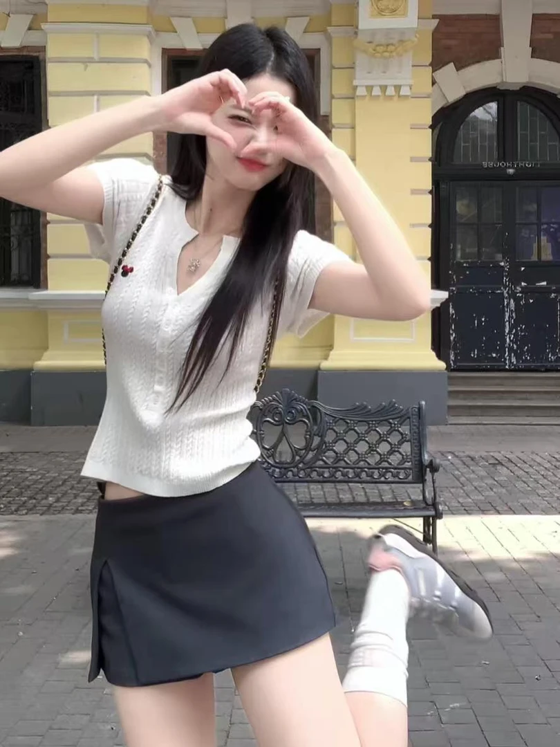 美式时尚甜辣妹v领针织短袖t恤女夏季设计感小众修身显瘦百搭上衣