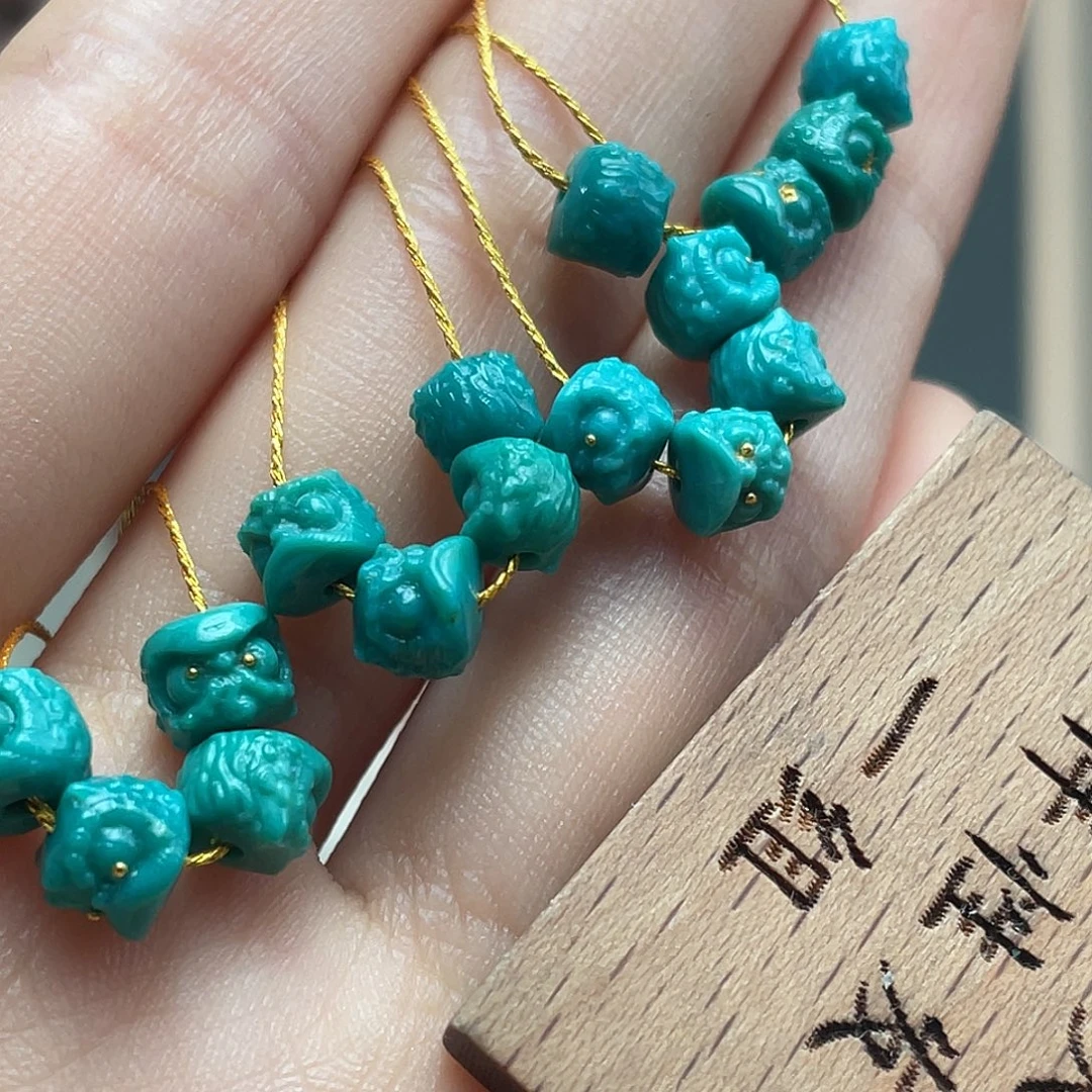 绿松石未镶嵌颈饰