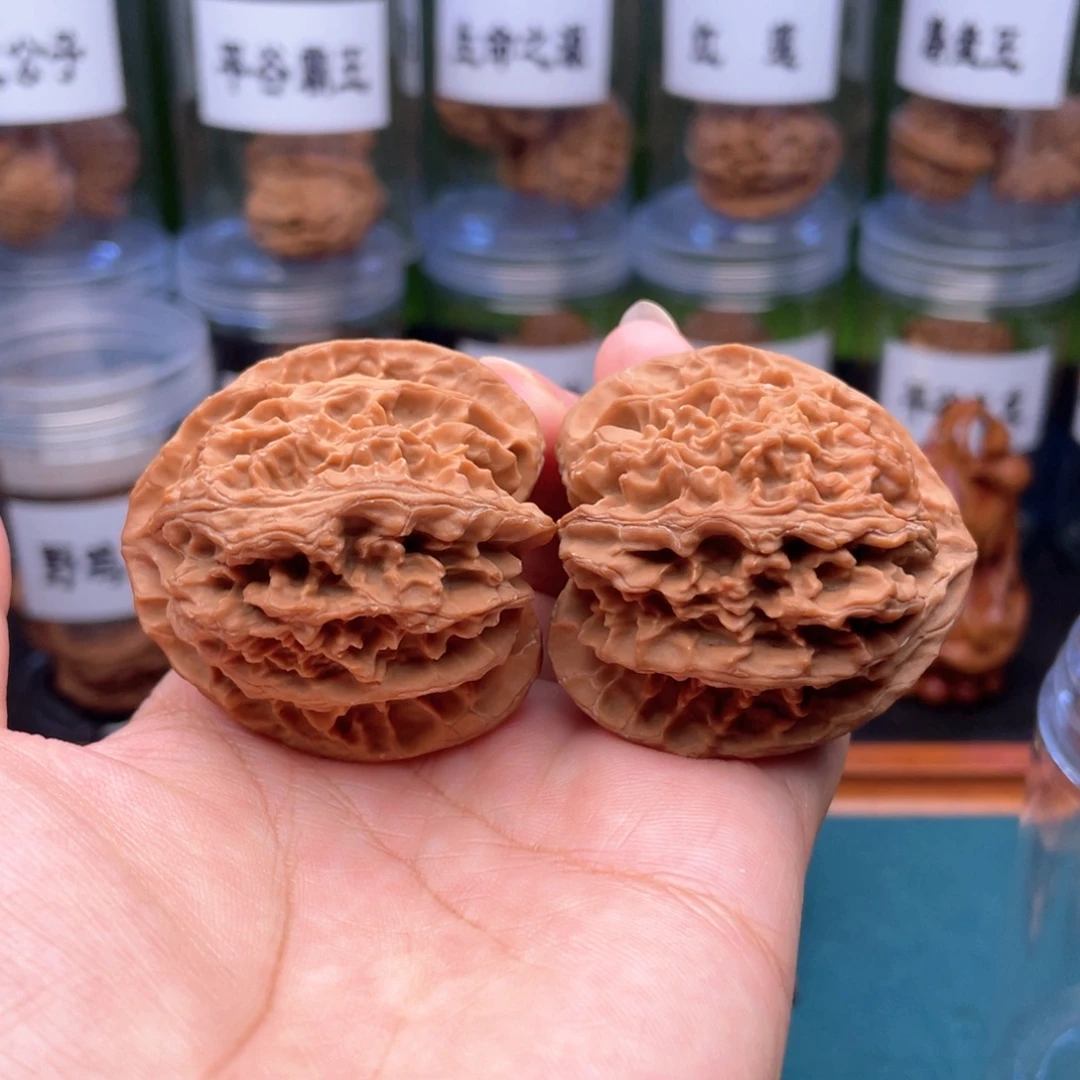 吊坠桃核三角苹果园