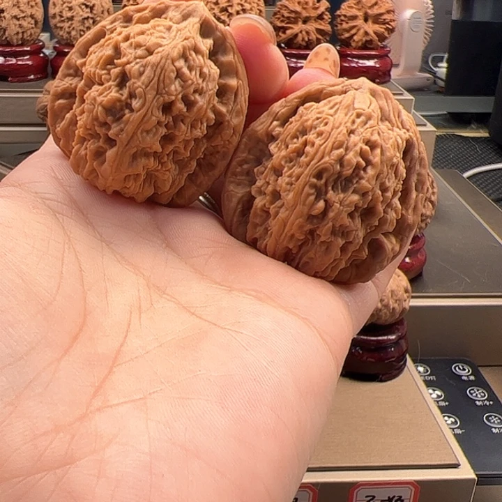 文玩核桃吊坠40 南疆石 n-010