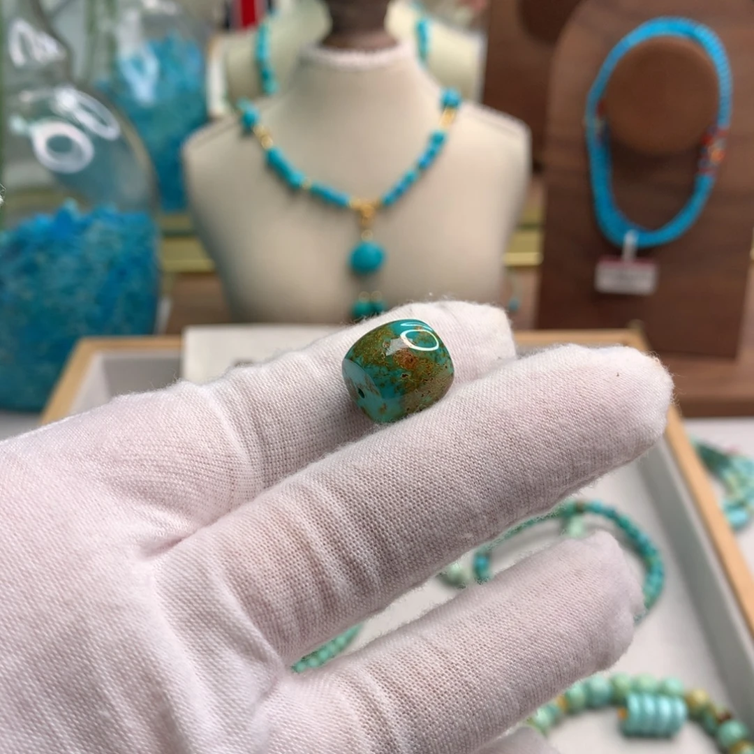 绿松石未镶嵌饰品