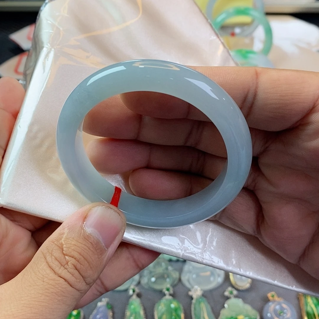 【闪购商品】未镶嵌手镯翡翠小*梨