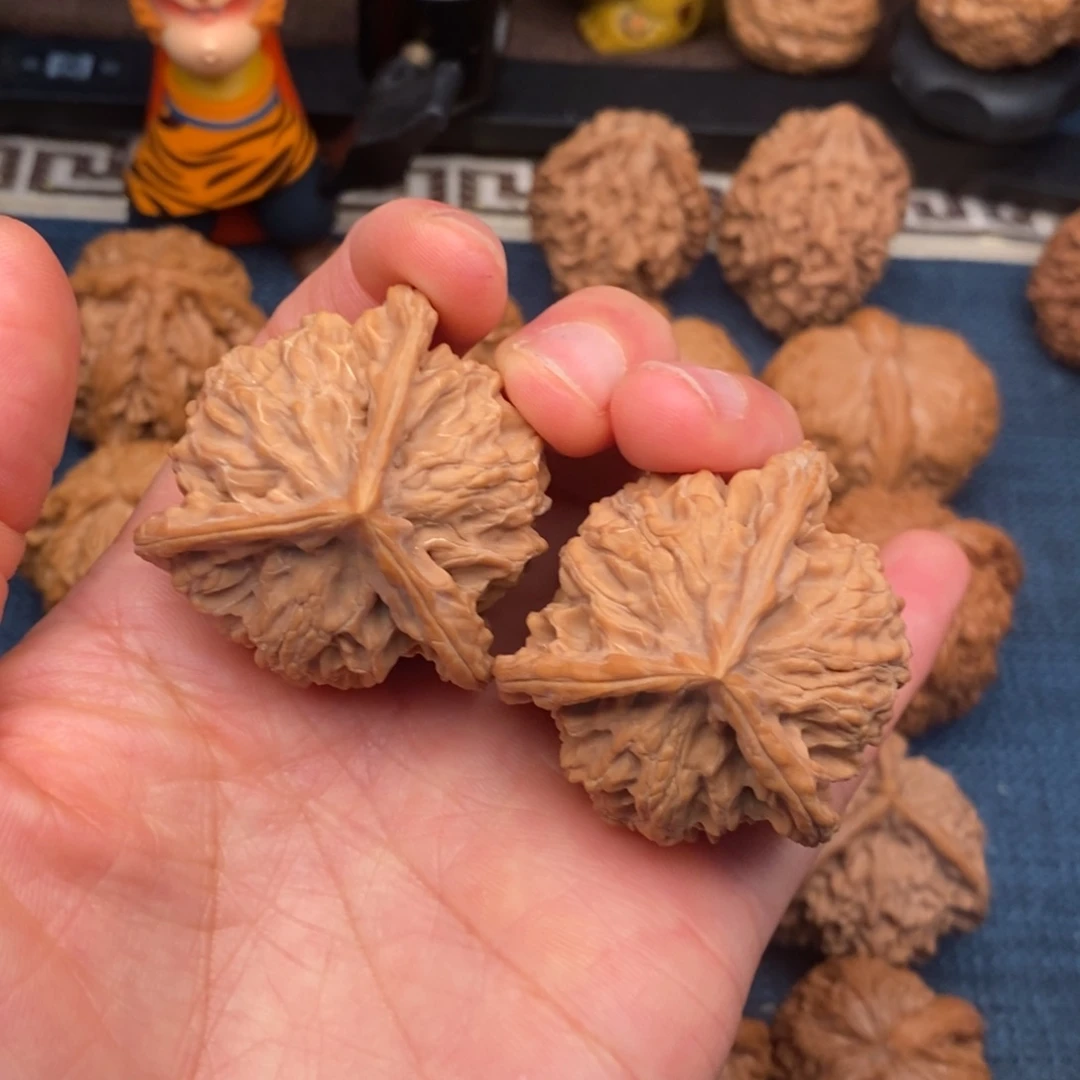 文玩核桃把件40全品正奔