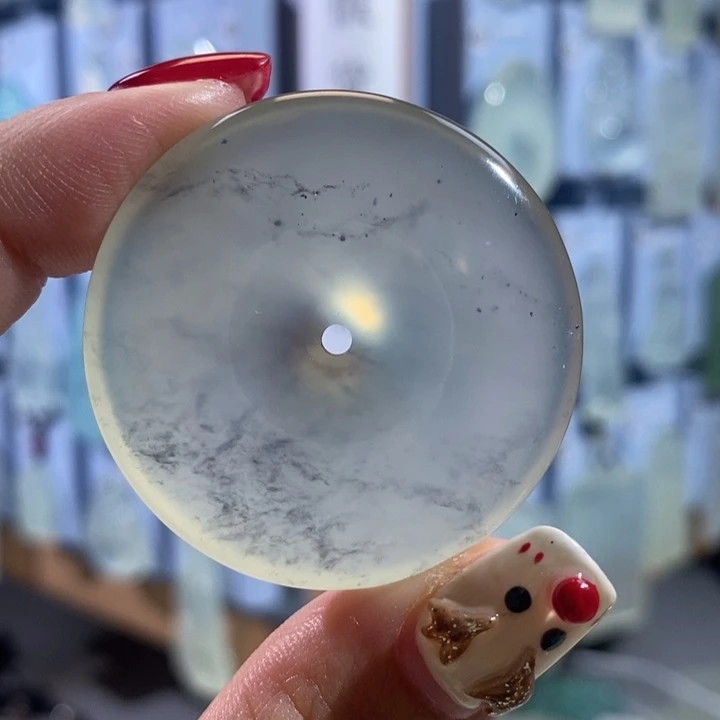 岫玉未镶嵌颈饰吊坠