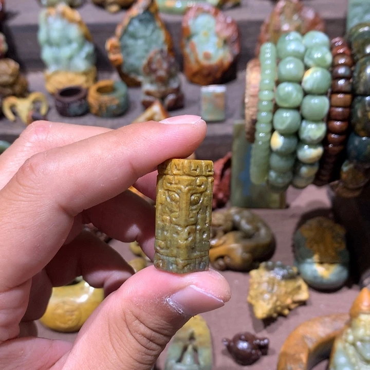 岫岩河磨玉（透闪石质玉）未镶嵌挂件留