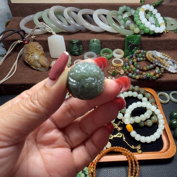 颈饰未镶嵌和田玉