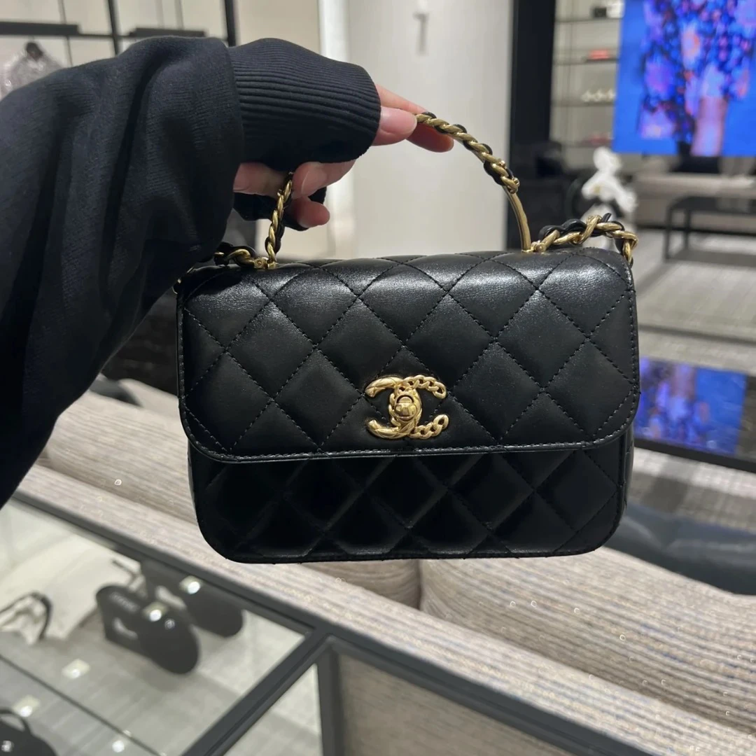 全新未使用 Chanel/香奈儿 23b17cm黑金牛皮手提包以直播间为准