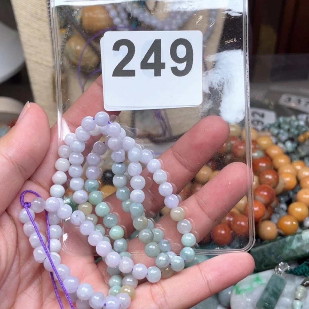 【闪购商品】翡翠颈饰未镶嵌关**哥翡翠