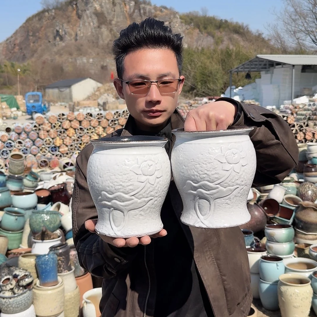 紫砂花盆口15高17.5（两个白色荷花