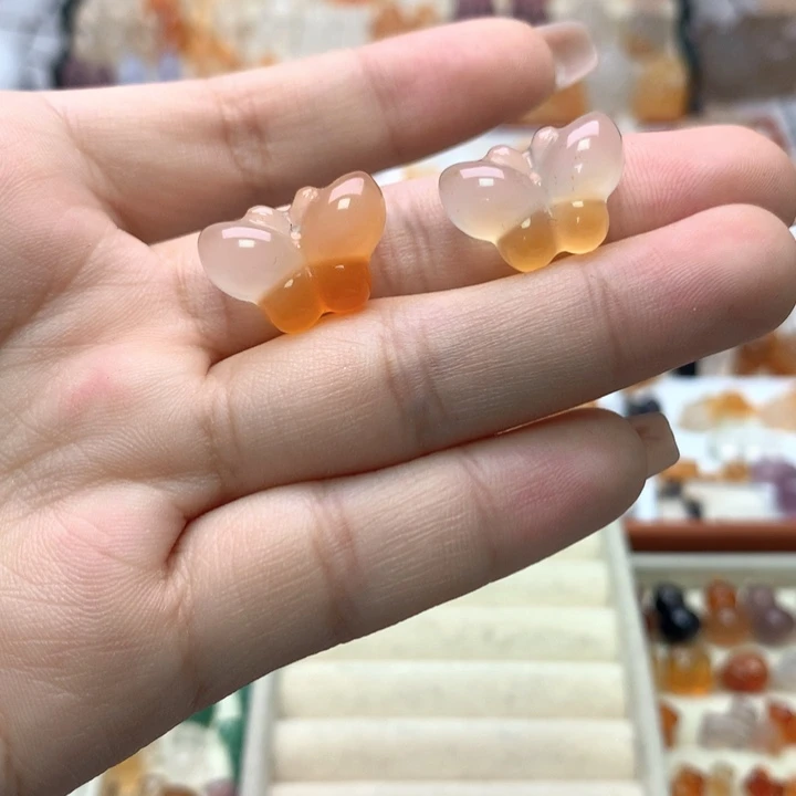 玛瑙/玉髓未镶嵌玛瑙蝴蝶