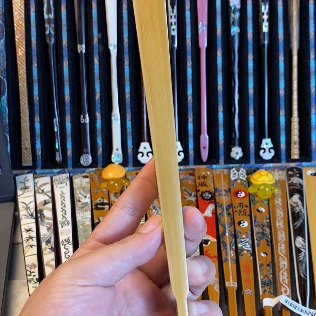 扇子手工制作工艺精湛