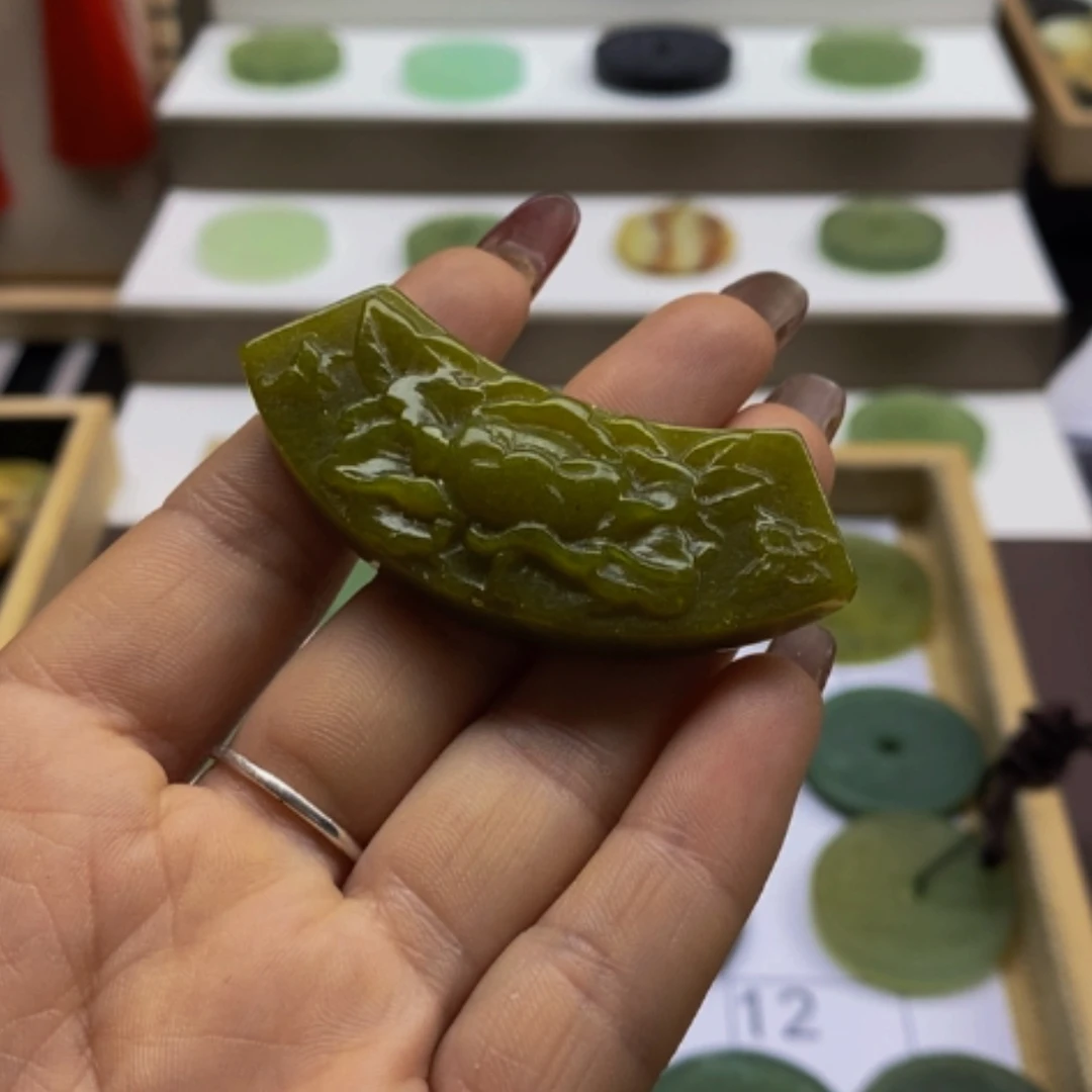 【闪购商品】蛇纹石玉颈饰未镶嵌