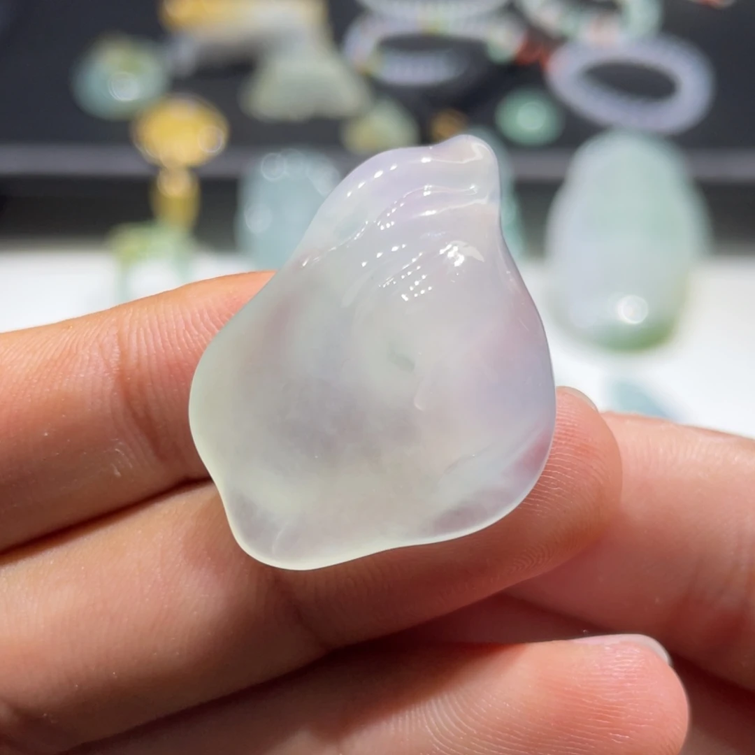 颈饰未镶嵌翡翠随形银杏叶