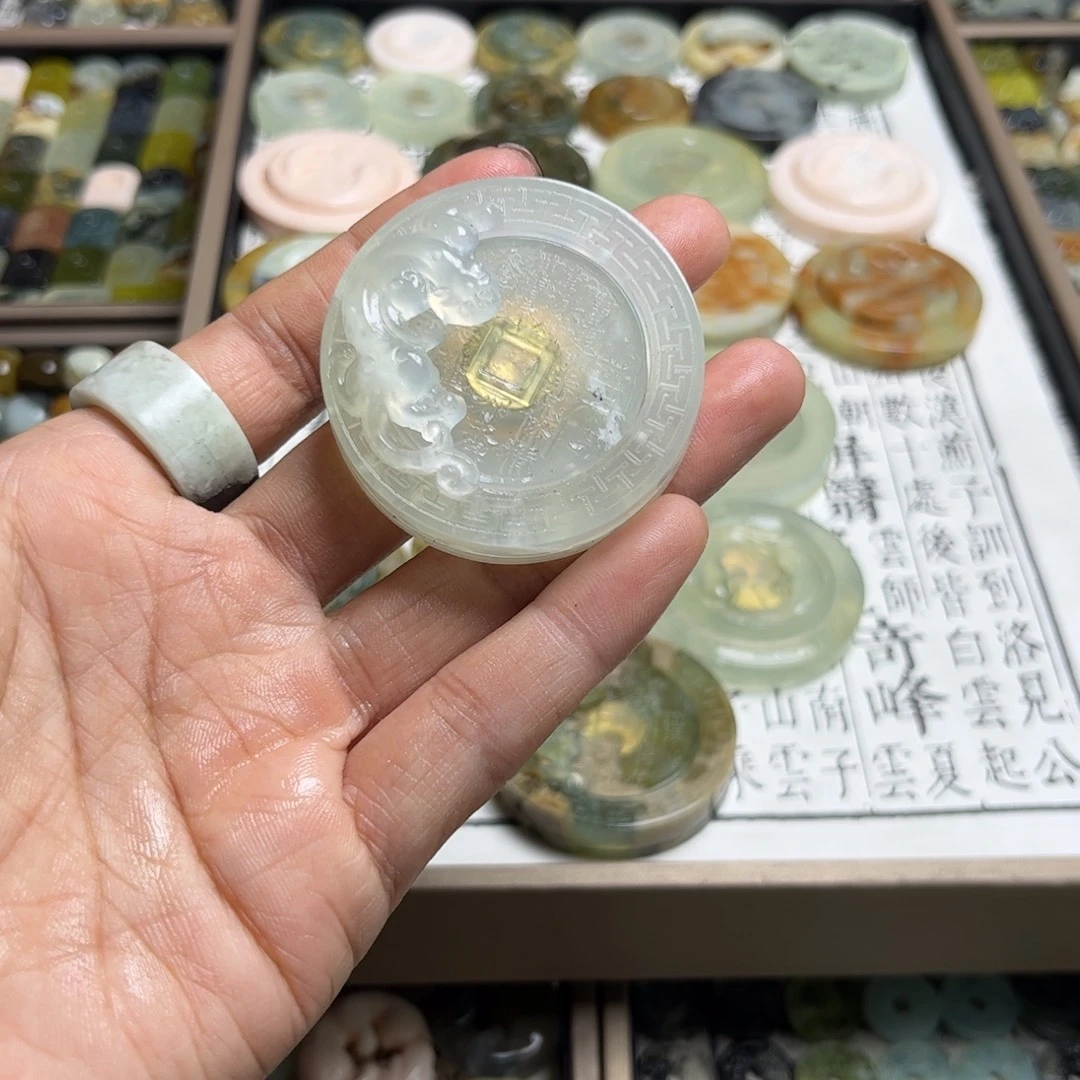 无***s蛇纹石玉合金颈饰