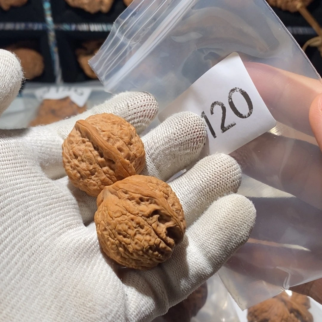 随***生文玩核桃吊坠31血麒麟1120