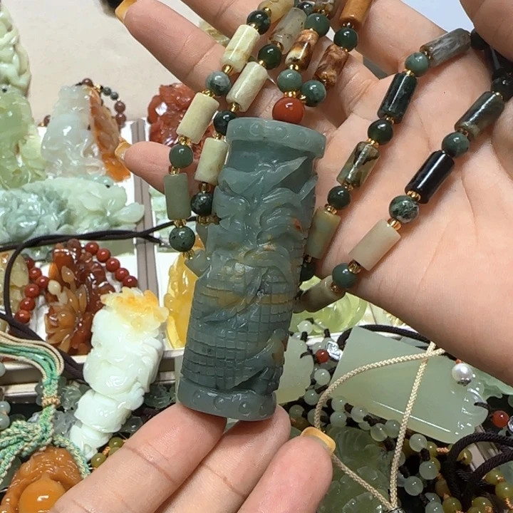 蛇纹石玉未镶嵌吊坠
