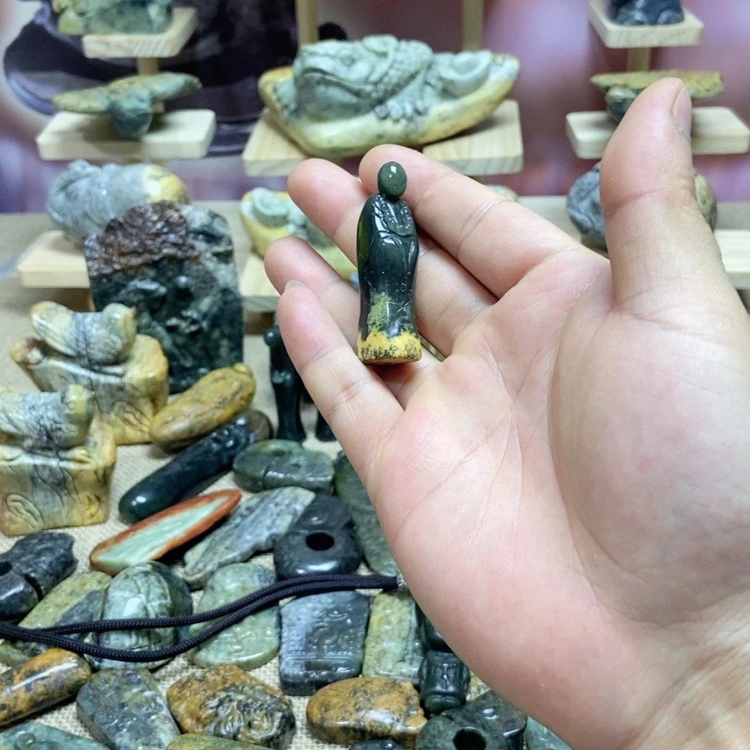 岫岩河磨玉（透闪石质玉）手把未镶嵌小**光