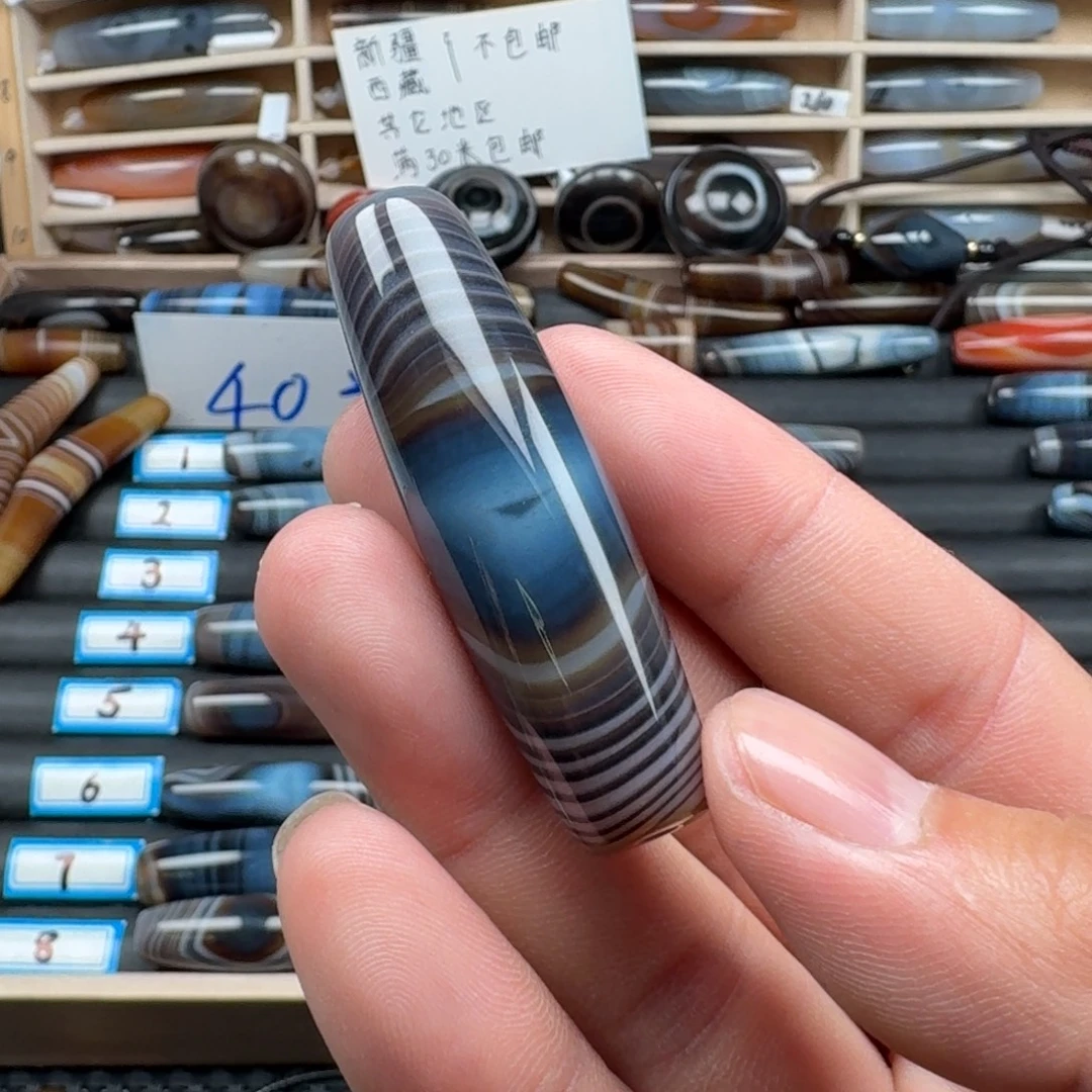 碳***。玛瑙/玉髓未镶嵌颈饰