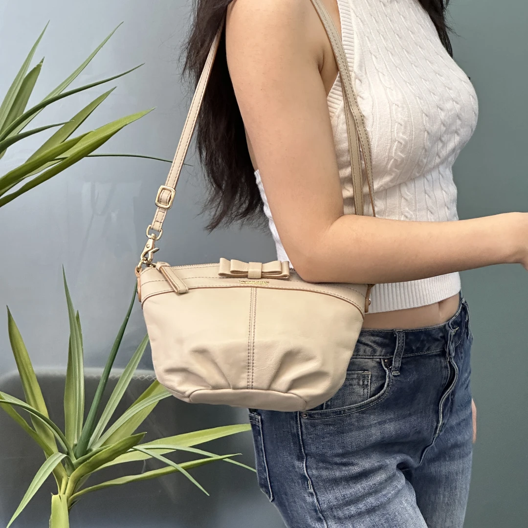 95新 BURBERRY/博柏利 巴宝莉全皮小饺子