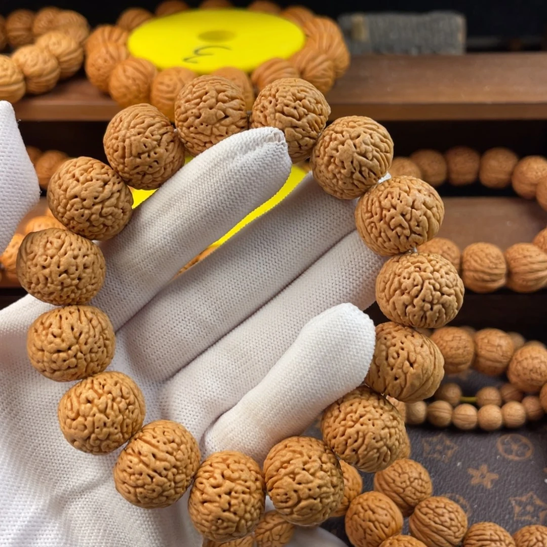 吊坠桃核龙鳞苹果