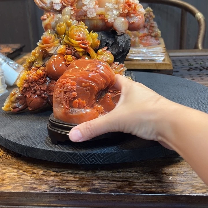 老挝石富贵山居图