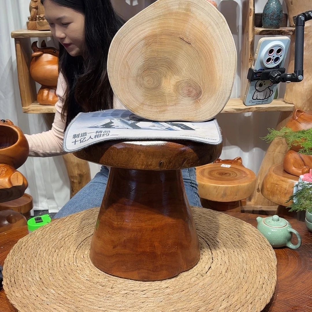 用***5香樟木根雕凳子一物一拍