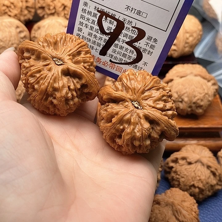 桃核吊坠水龙纹狮子头45