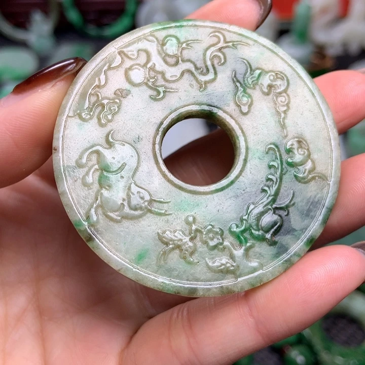 翡翠未镶嵌挂件清