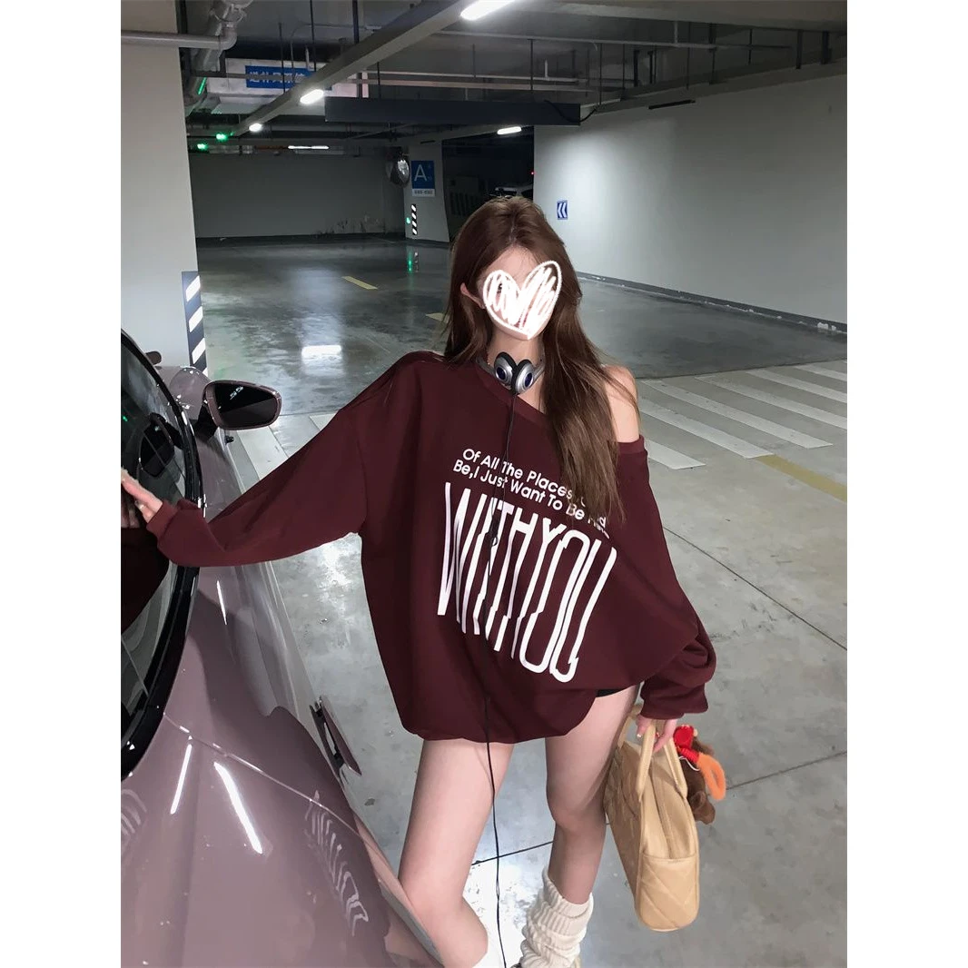 秋季宽松显瘦复古洋气辣妹斜领露肩印花正反面穿搭长袖卫衣女上衣