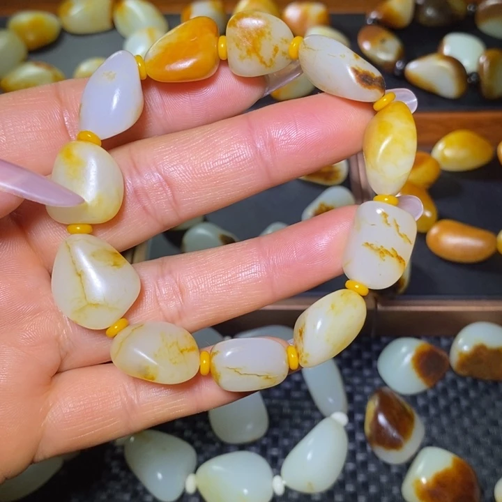 和田玉未镶嵌手串