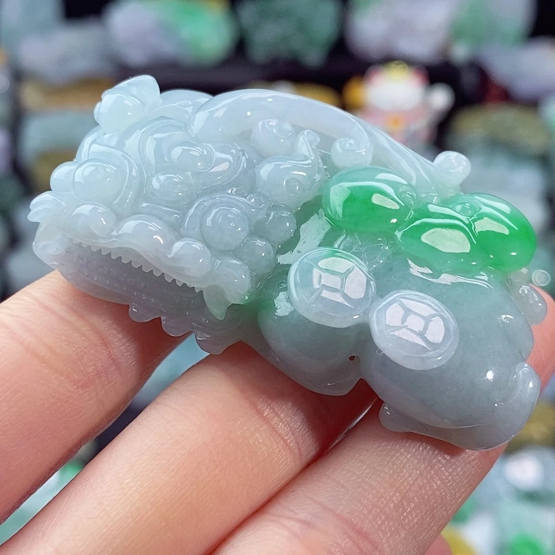 颈饰未镶嵌翡翠天然