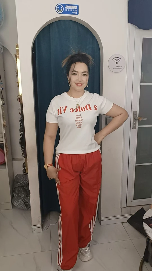 新款超级好看运动套装